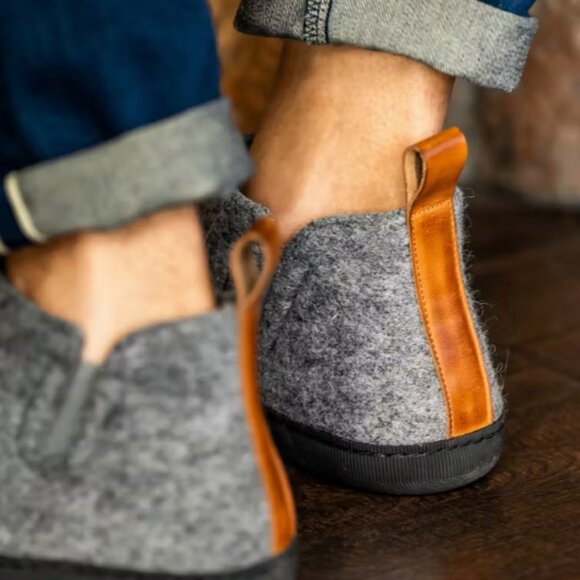 Grey's Slip On NWT - Picture 6 of 7